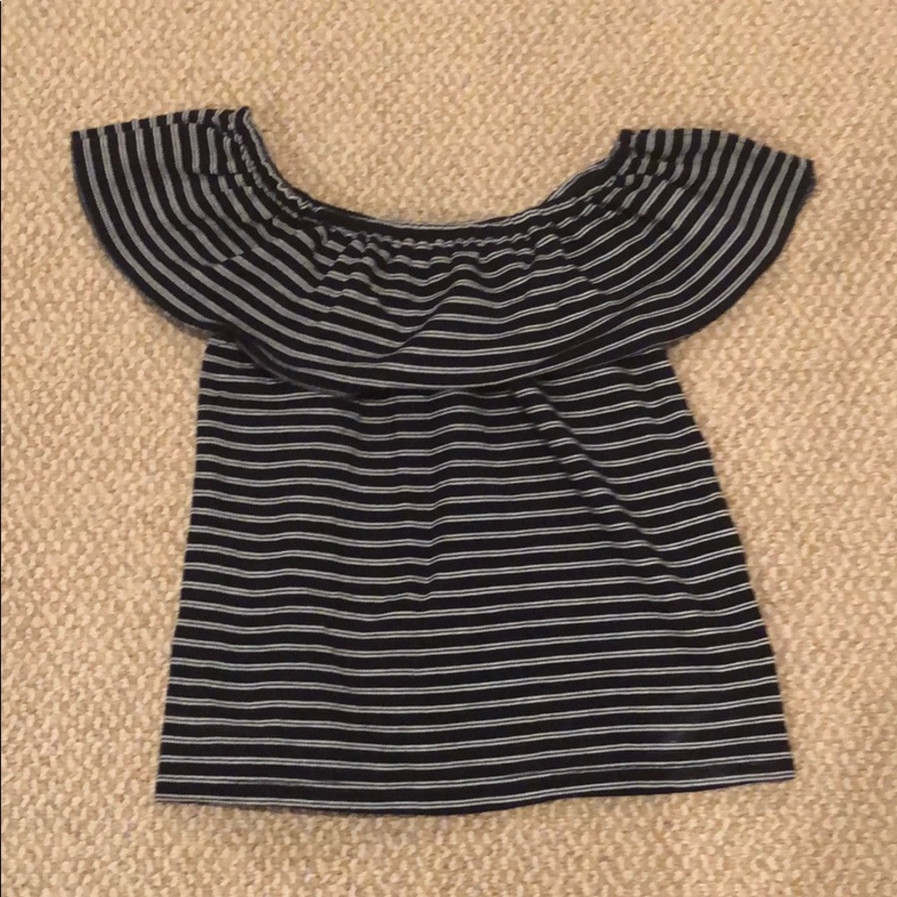 Off shoulder shirt